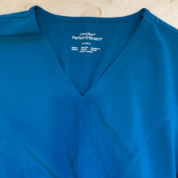 Cherokee perfect stretch scrubs - Picture 3 of 4